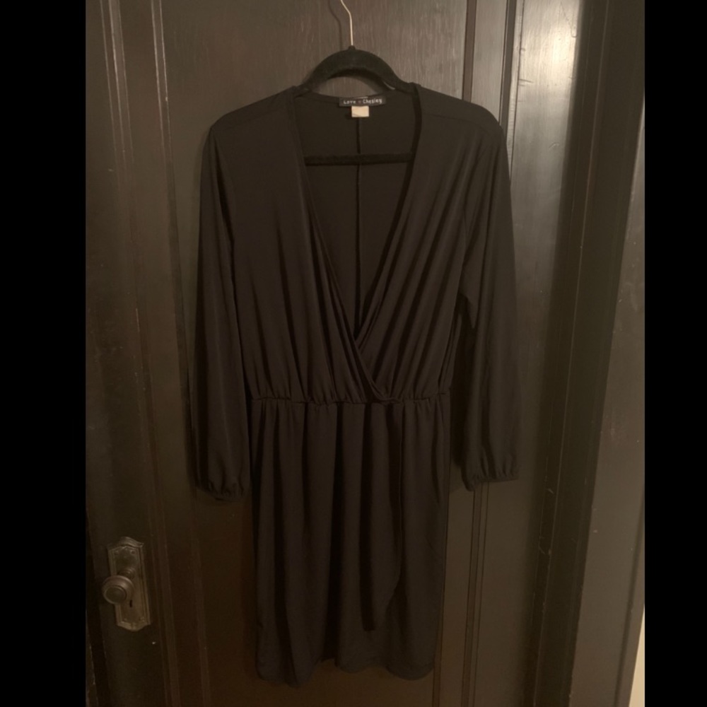 🛍 4/$20 🛍 Long Sleeve V-Neck Black Wrap Dress